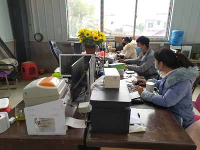 通城關(guān)刀 扶貧微工廠，互聯(lián)網(wǎng)銷售釋放致富巨能量